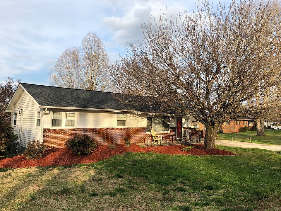 1st image of 203 S Cricket Dr