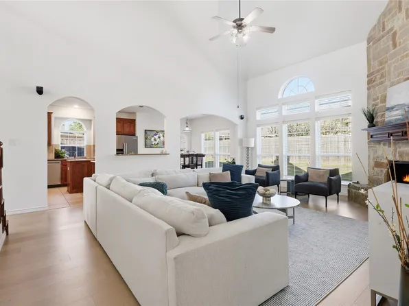 517 Royal Oak Dr, Murphy, TX 75094