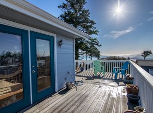 331 Memory Ln, Brookings, OR 97415