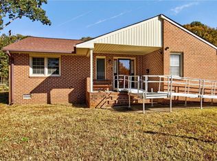 215 Woodbury Forrest Dr, Hampton, VA 23666