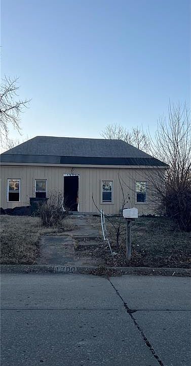1st image of 1700 S 5th St
