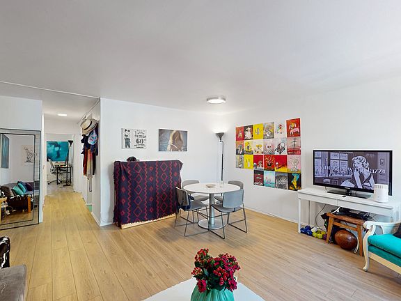 4th image of 141 Barrow St APT 2B