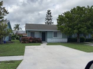 9221 W Highland Pines Dr, Palm Beach Gardens, FL 33418