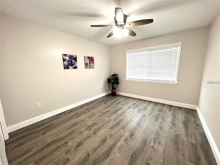 912 La Jolla Ave — Photo 23