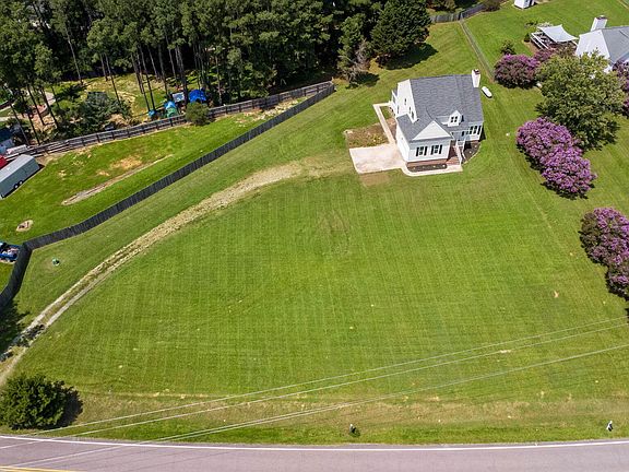 2nd image of 1072 Loop Rd