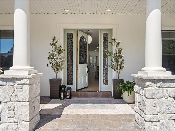 4th image of 5351 Carson St