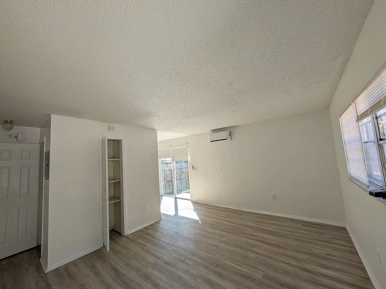 2 bed, 500 sqft, $1,250 — Photo 4