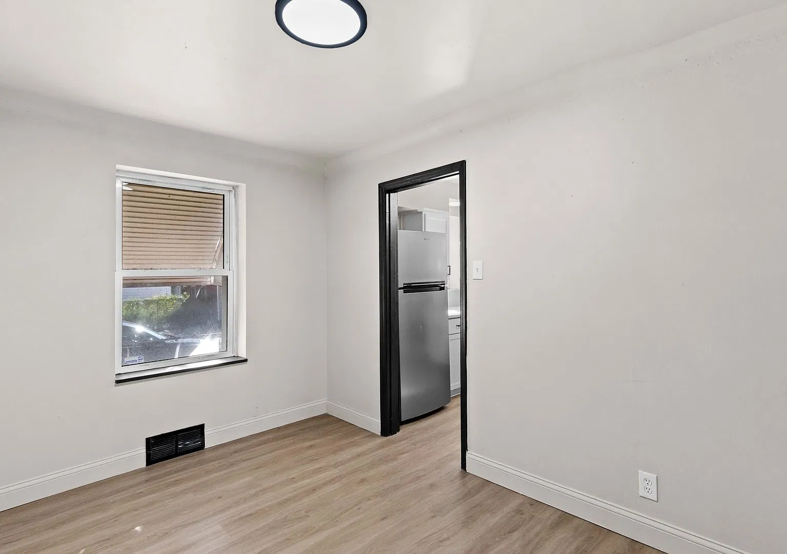 Freshly Renovated 5BR/3BA Single-Family Home 3,000 Sq Ft of Space! — Photo 4