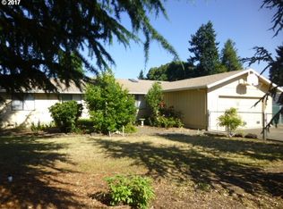 870 W Hickory St, Roseburg, OR 97471
