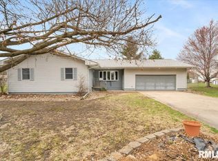 414 6th St, Andover, IL 61233