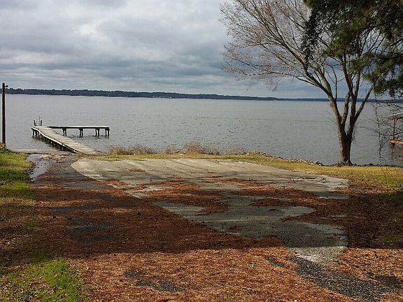 HOA Boat Dock and Ramp