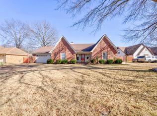 8210 E Walnut Creek Rd, Cordova, TN 38018