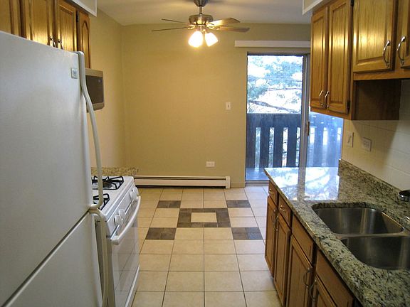 2nd image of 187 Pickwick Dr #C
