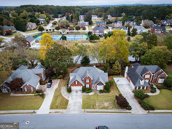 2nd image of 1370 Country Lake Dr SW