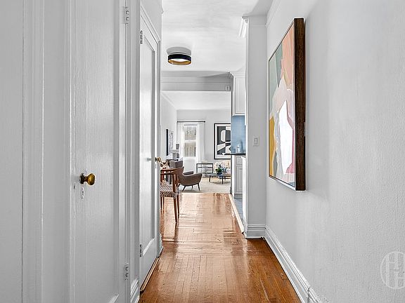 3rd image of 55 Eastern Pkwy APT 6G