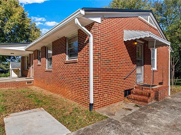 4th image of 1409 Irving St