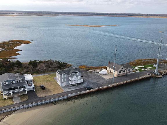 2nd image of 798 North Dr