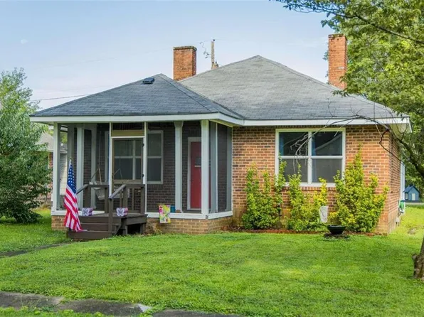 26 Oak St NE, Rome, GA 30161