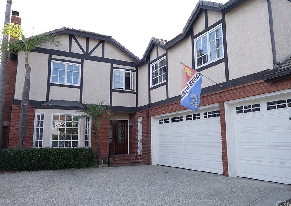1st image of 22 Village Cir