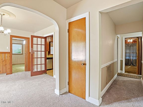 5th image of 918 Shepard Drive