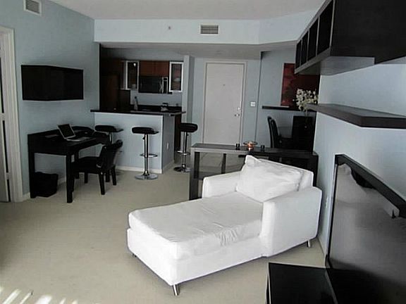 5th image of 2775 NE 187th St APT 408