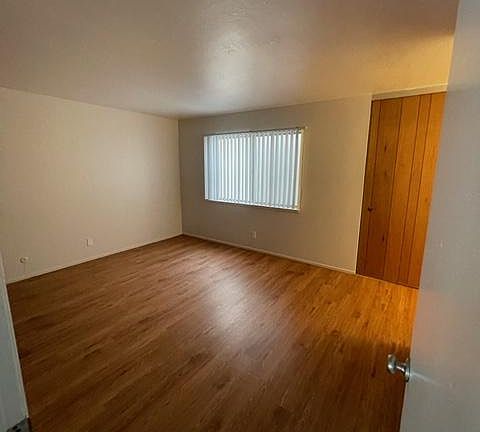 5th image of 668 Villa St