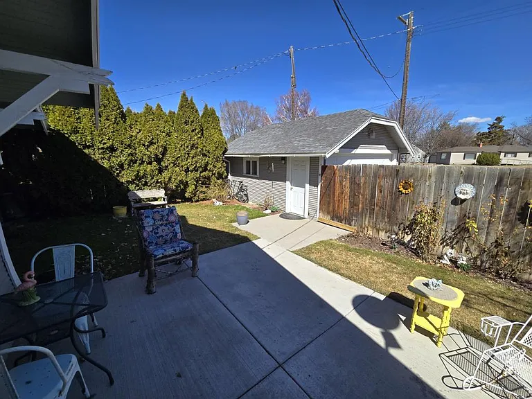 228 9th Ave N — Photo 39