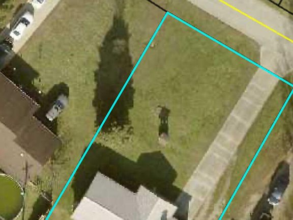 3rd image of 119 Twin Rivers Dr