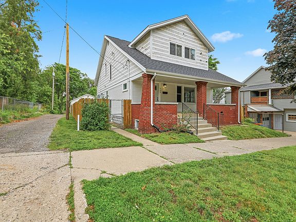 5th image of 249 Fairbanks St NE