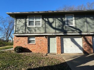 204 NE Westwind Dr APT A, Lees Summit, MO 64086
