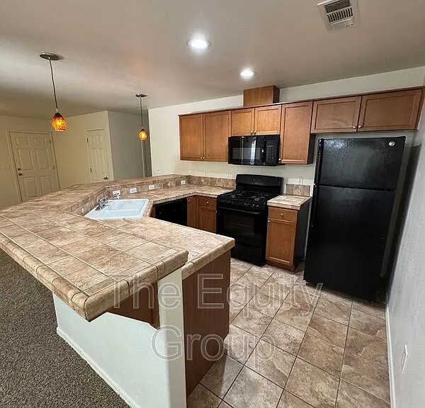 1915 Bella Oaks Dr — Photo 4