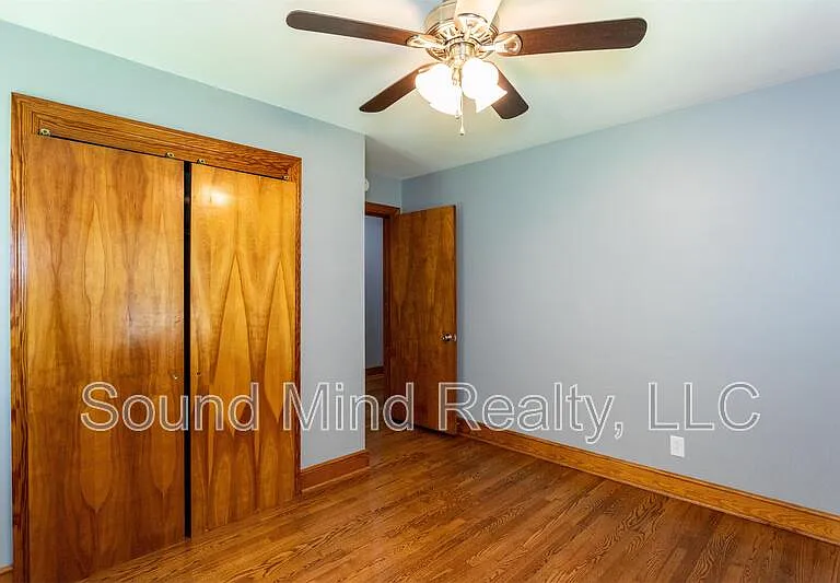 300 Tyson Ave — Photo 10