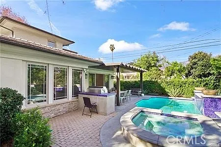 530 Drake Rd — Photo 14