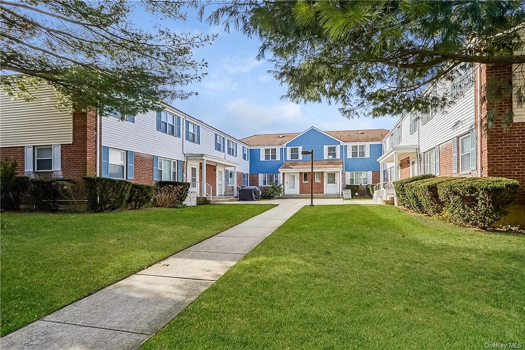 6760 230th St, Oakland Gardens, NY 11364 | Zillow