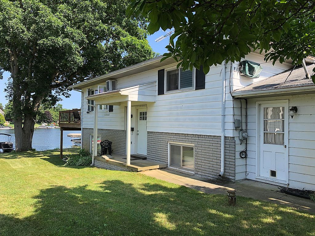 776 Wolverine Dr, Wolverine Lake, MI 48390 Zillow
