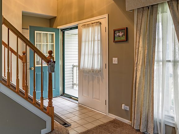 5th image of 4812 Lobelia Ln