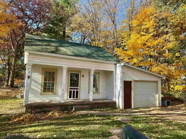 575 Oak St, Scandinavia, WI 54977