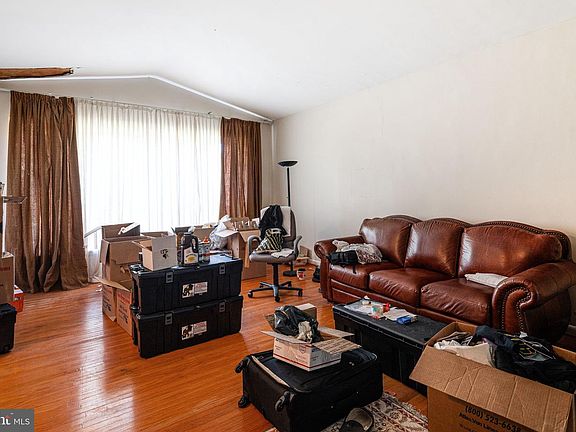 2nd image of 7942 Oak Hill Dr