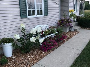 6281 Fern St, Saint Anne, IL 60964