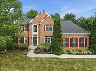 9359 Ashcroft Ln, Twinsburg, OH 44087