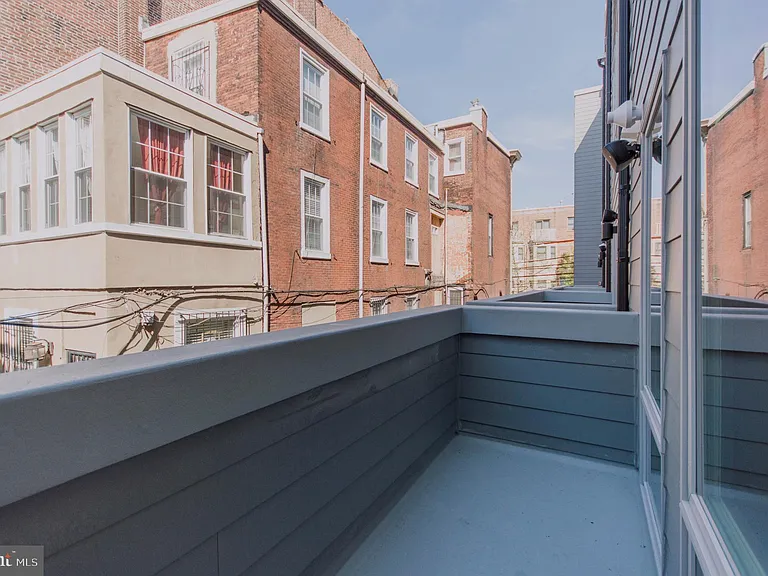 1703 Bainbridge St #2 — Photo 10
