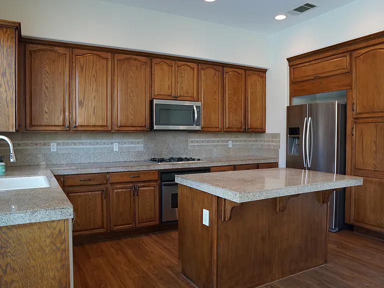 1816 Pintura Cir W — Photo 11