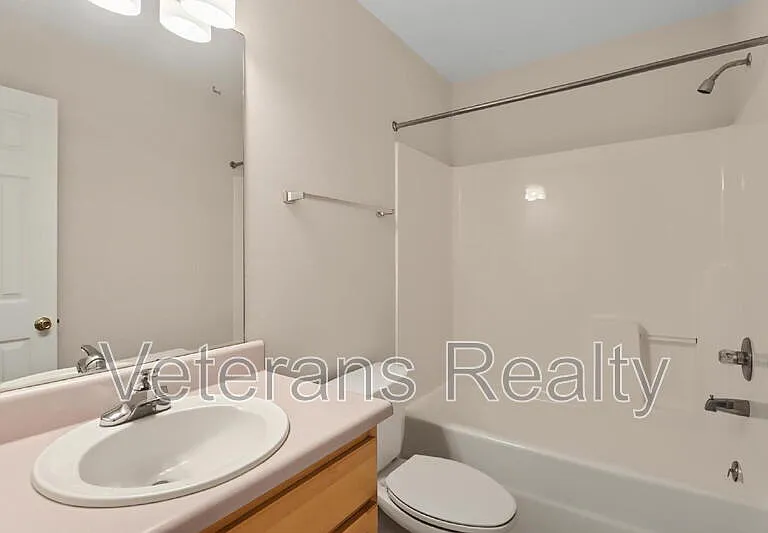 3001 Lamont Rd — Photo 16