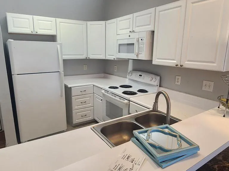 476 River Oaks Dr #64L — Photo 9