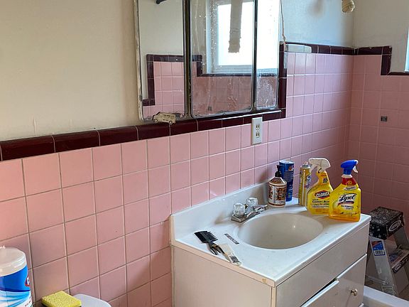 5th image of 5823 Walnut St #3