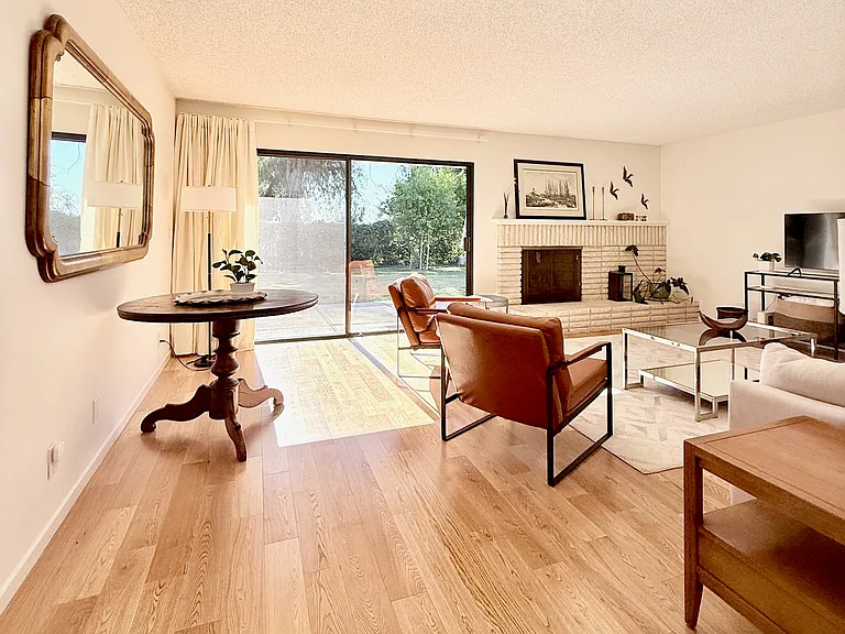 446 Stanford Dr — Photo 6
