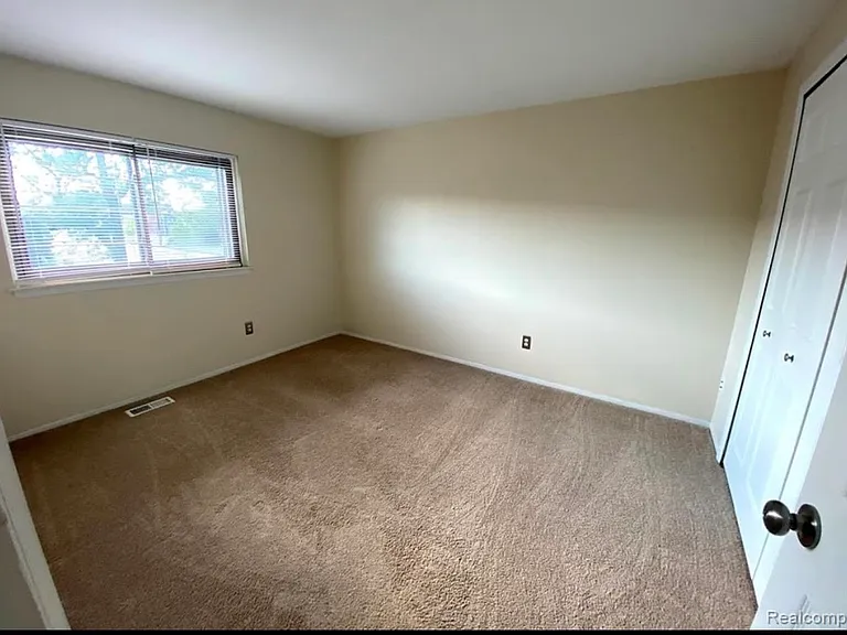 2441 Samoset Rd — Photo 10