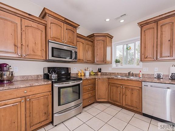 3rd image of 230 N Monte Vista Ave #230