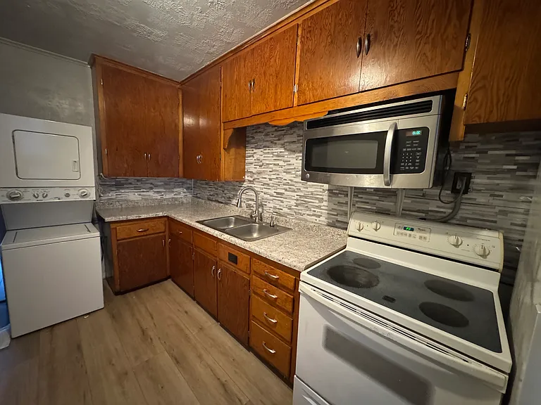 107 W Main St #107 — Photo 13