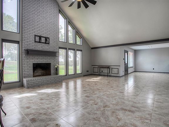 2nd image of 479 Cherry Hills Dr